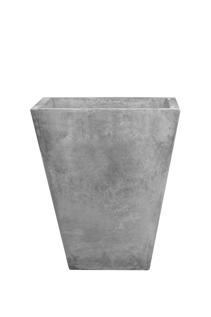 Szare garnki z betonu i cementu