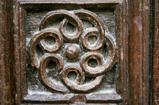 szczegół drewnianych drzwi