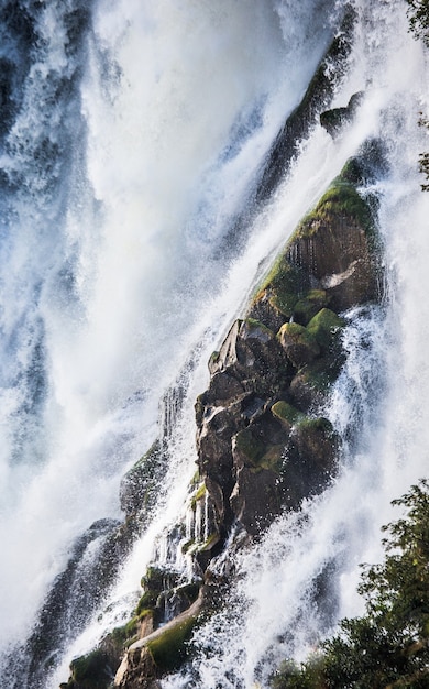 Szczegóły spadającej wody Victoria Falls