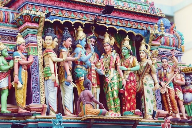 Szczegóły świątyni Sri Mariamman W Singapurze