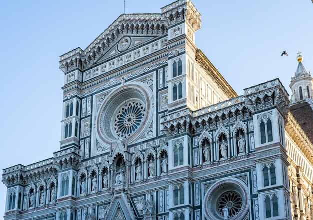 Szczegóły z przodu historycznego budynku katedra Santa Maria del Fiore Florencja Włochy Europa