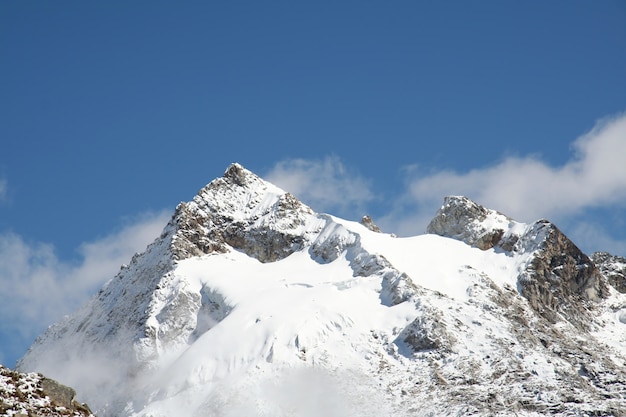 Szczyt Urus w górach Cordilleras