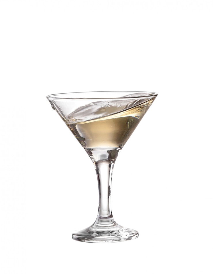 Zdjęcie szklanka martini na białym tle
