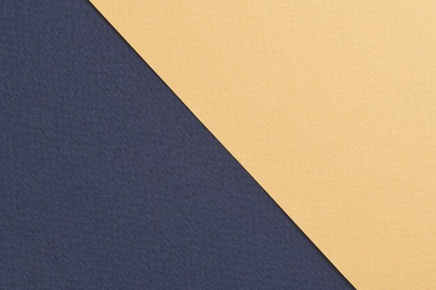 Szorstki papier pakowy tło papier tekstura beżowy niebieski kolory Makieta z miejsca kopiowania tekstu