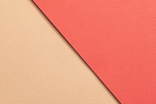 Szorstki papier pakowy tło tekstura papieru beżowe czerwone kolory Makieta z miejsca kopiowania dla textxA