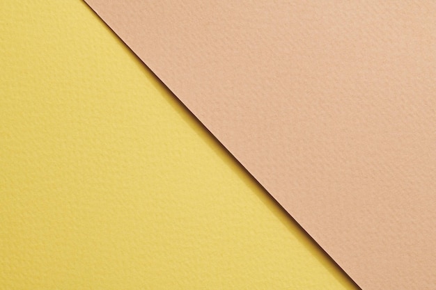 Szorstki papier pakowy tło tekstura papieru beżowe żółte kolory Makieta z miejsca kopiowania tekstu