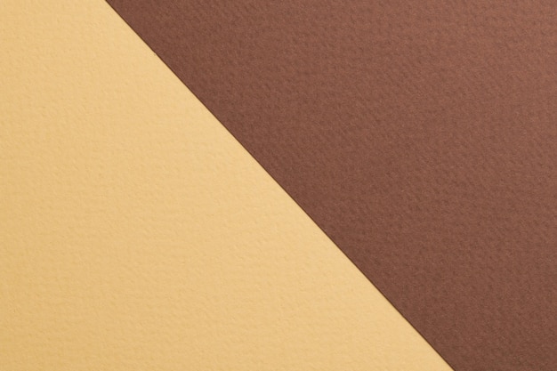 Szorstki papier pakowy tło tekstura papieru brązowe beżowe kolory Makieta z miejsca kopiowania tekstu