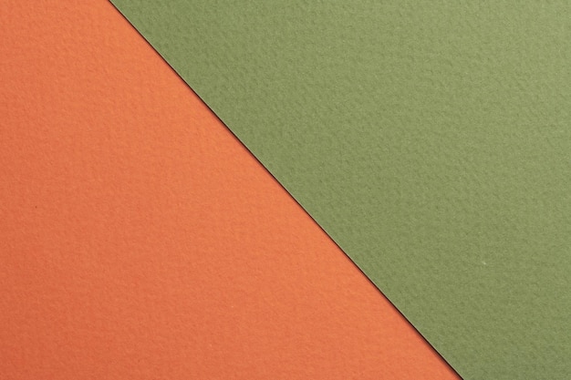 Szorstki papier pakowy tło tekstura papieru pomarańczowe zielone kolory Makieta z miejsca kopiowania dla textxA