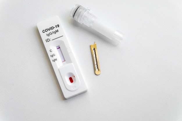 Szybki Test Krwi Daje Wynik Ujemny Na Antygeny Wirusa Sarscov2 Test Na Chorobę Wirusową Covid19 2019ncov Koronawirus
