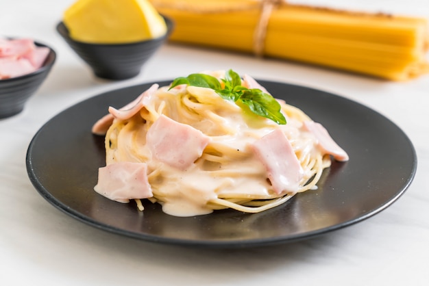 szynka spaghetti carbonara