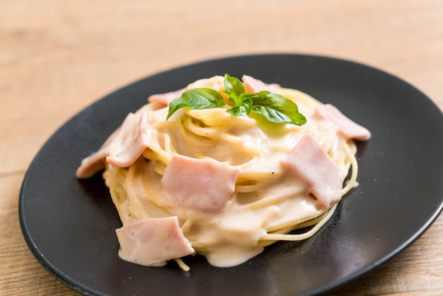 szynka spaghetti carbonara