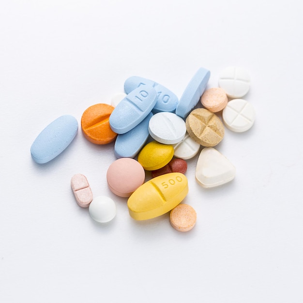 Tabletki pigułki kupa terapia kolorami leki lekarz grypa antybiotyk apteka medycyna medycyna