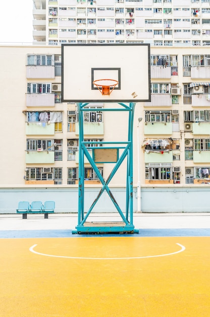 Tablica Do Koszykówki Z Kolorową Architekturą Budynku W Hong Kongu