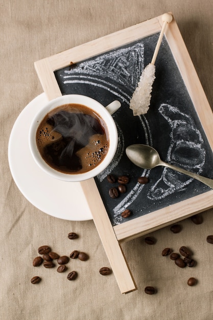 Zdjęcie tablica z kawą i cukrem