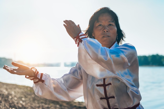 Tai Chi nad jeziorem