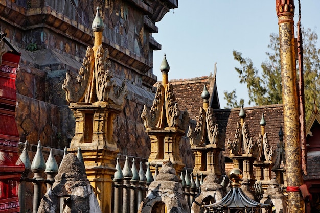 Tajlandia, prowincja Lampang, świątynia Pratartlampangluang