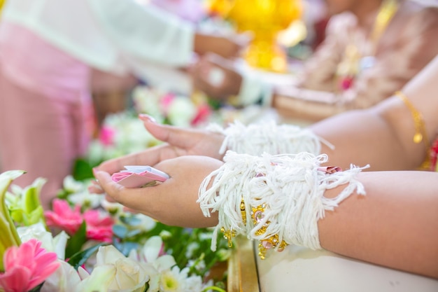 Tajska ceremonia ślubna i tajska dekoracja ślubna Skoncentruj się na cenie panny młodej w tajskiej ceremonii ślubnej
