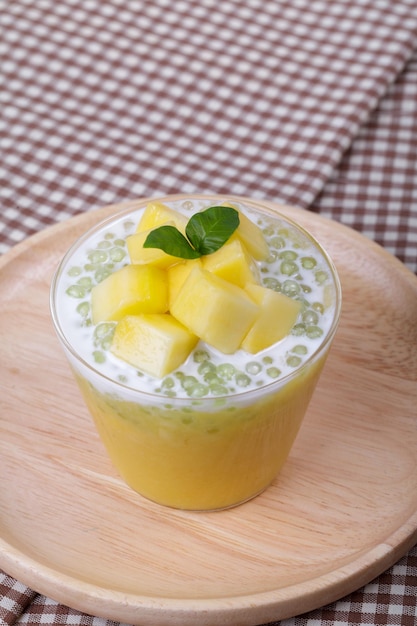 Tajski Deser Z Puddingu Z Pereł Tapioki Z Mango