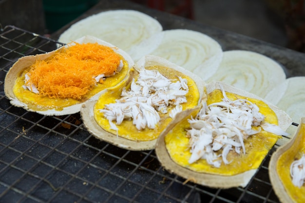 Zdjęcie tajskie desery tajskie crispy pancake focus selektywne