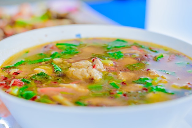 Tajskie jedzenie, Tom Yum Moo