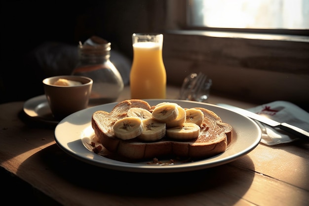 Talerz tostów z plasterkami banana i szklanką soku pomarańczowego.