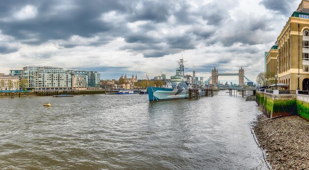 Tamiza i panoramę miasta Londyn Anglia UK