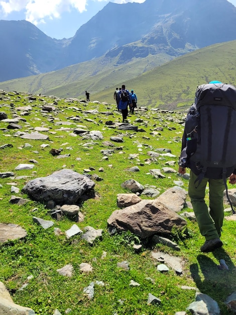 Zdjęcie tarsar marsar trek w pięknym kaszmirze