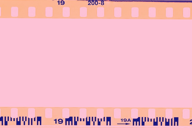 Taśma filmowa o wysokiej rozdzielczości 35 mm skan taśmy filmowej ze śladami użytkowania na ramce