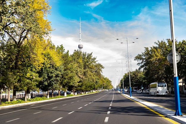 Taszkent w Uzbekistanie piękne zdjęcia autostrady Street Road bez pojazdów