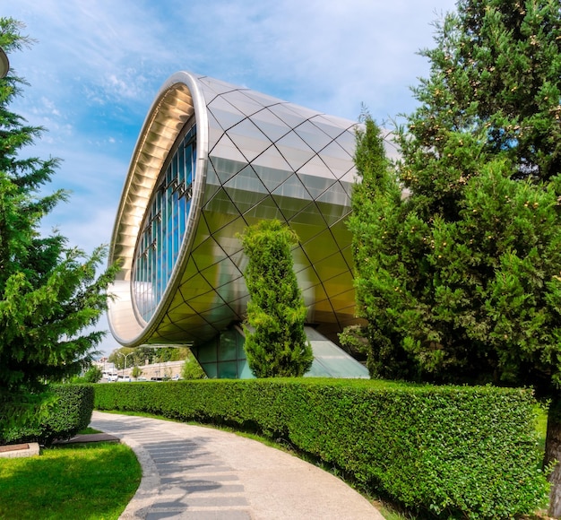 Tbilisi Georgia 29 września 2023 Rike Concert Hall w Tbilisi Georgia Budynki futurystyczne