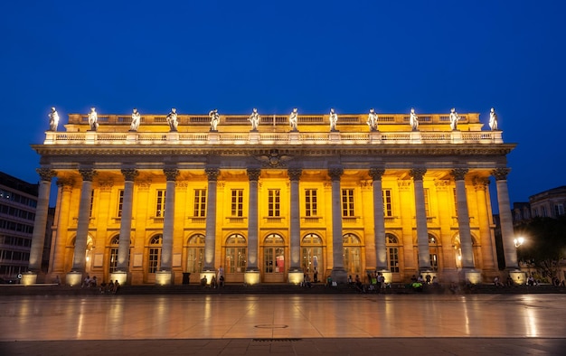 Teatr Wielki na Place de Comedie w mieście Bordeaux