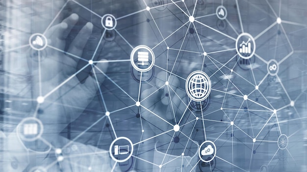 Zdjęcie technologie informacyjno-telekomunikacyjne ict oraz koncepcje iot internet rzeczy diagramy z ikonami na tle serwerowni