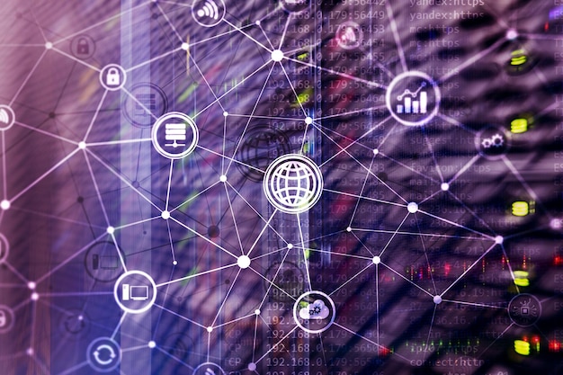 Technologie informacyjno-telekomunikacyjne ICT oraz koncepcje IOT internet rzeczy Diagramy z ikonami na tle serwerowni