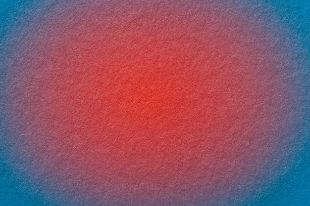 Tekstura starego czerwonego papieru tła z granatową holograficzną ramką gradientową makro Struktura tektury rzemieślniczej