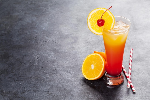 Tequila Sunrise koktajl