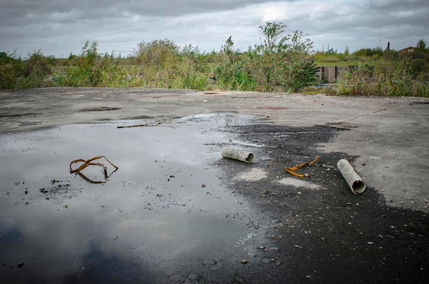Zdjęcie teren poprzemysłowy, teren dawnej fabryki chemicznej niedawno zburzonej