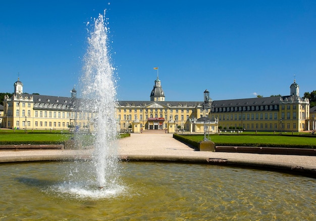 Teren zamku Karlsruhe Baden-Wuerttemberg Niemcy