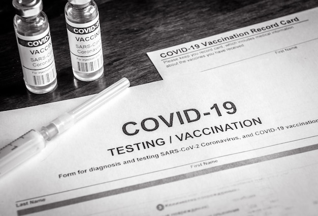 Test COVID19 i formularz medyczny szczepionki w klinice