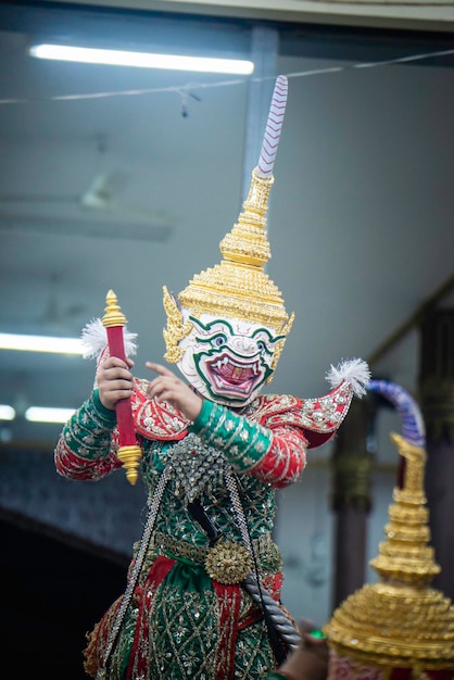 Zdjęcie thai khon to przedstawienie, które każdy może odwiedzić w tajlandii tajskie tradycje