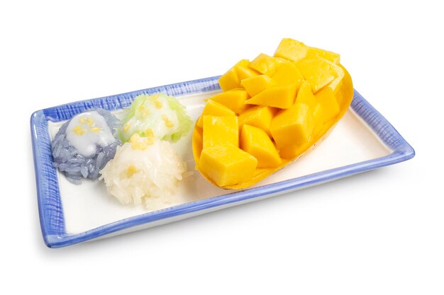 Thai Mango i Sticky Rice Autentyczne tajskie desery z polewą z mleka kokosowego i prażonym na złoto