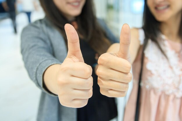 thumbs up