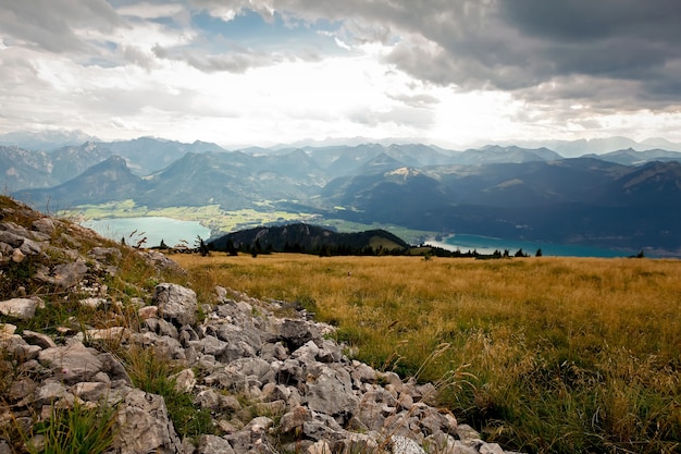 Tła panorama gór w Austrii w Alpach