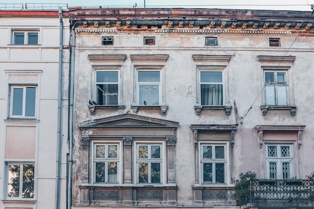 Tło Dla Projektu Tekstury ścian I Okien Domów Fasad Budynków Na Ulicach W Miejscach Publicznych W Stambule