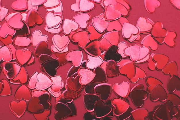 Tło konfetti czerwone serca. zaproszenie na ślub, Walentynki tło, miłość, Data koncepcja.