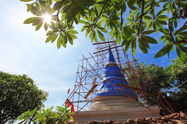 To jest naprawiana pagoda.