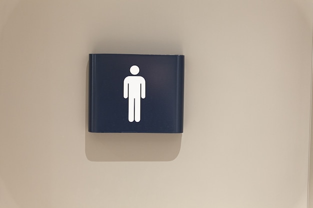 Zdjęcie toaleta wc ikona kwadratowy biały i granatowy znak na drzwiach toalety