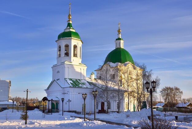 Tobolsk zimą Kościół Apostołów Piotra i Pawła Architektura staroruska