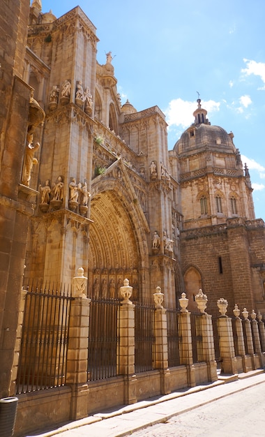 Zdjęcie toledo katedra w castile la mancha hiszpania