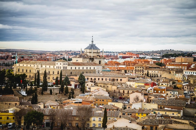 Toledo, miasto cesarskie. Widok ze ściany, dachu domu