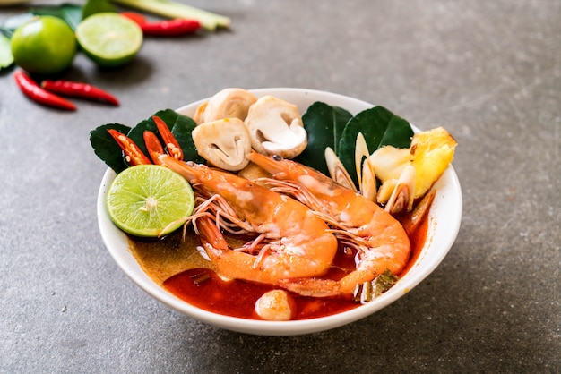 Tom Yum Goong Ostra kwaśna zupa